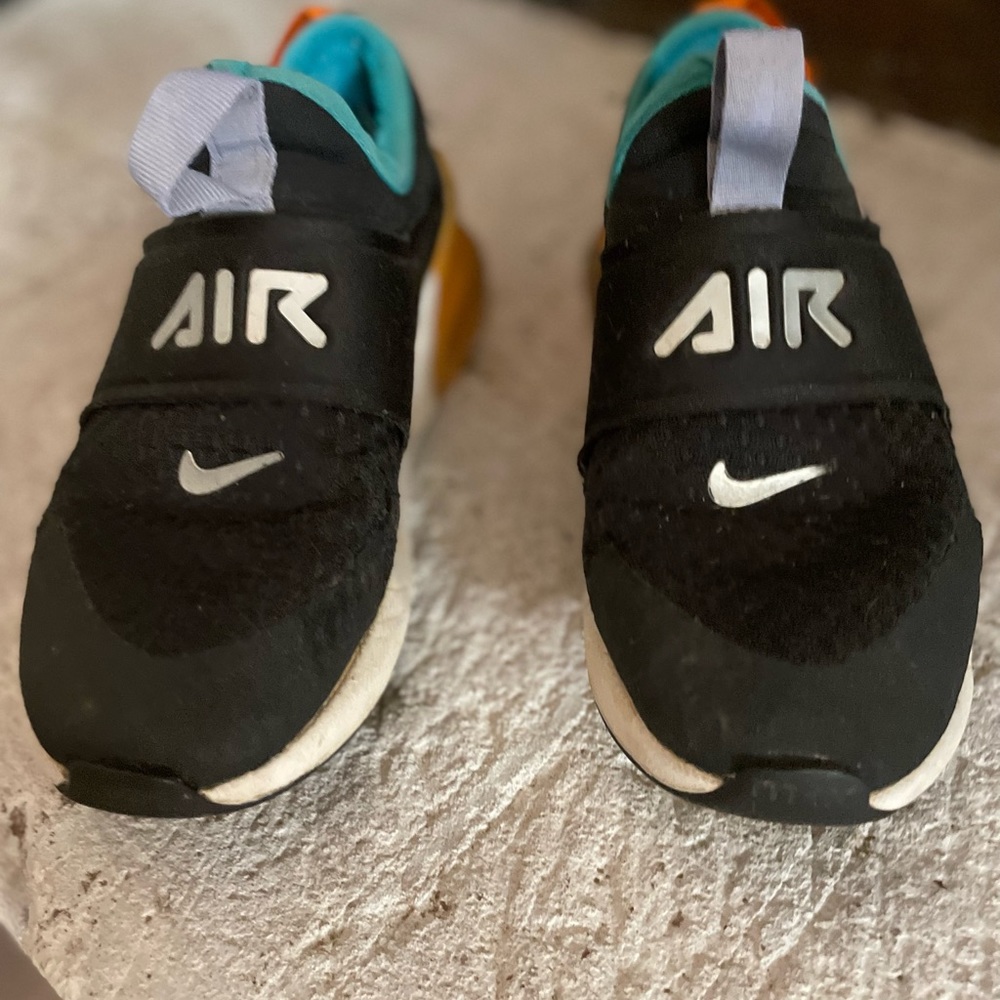 Slip on Nike airmax shoes